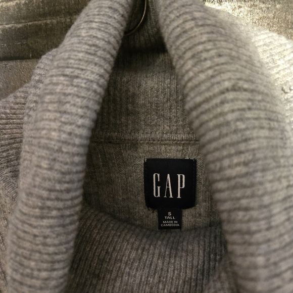 GAP Light Gray Ribbed Turtle Neck Sweater - Picture 2 of 7